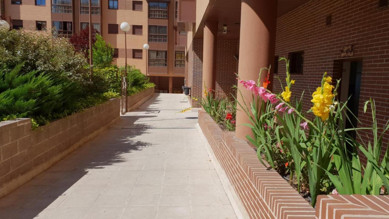 Apartment Madrid Barajas Екстер'єр фото